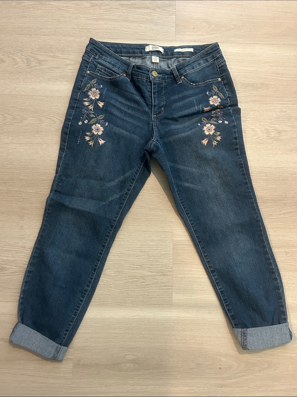 Vintage America Blues Embroidered Floral Skinny Jeans 8/29